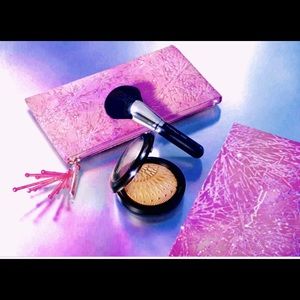 Beautiful Mac makeup holiday kit